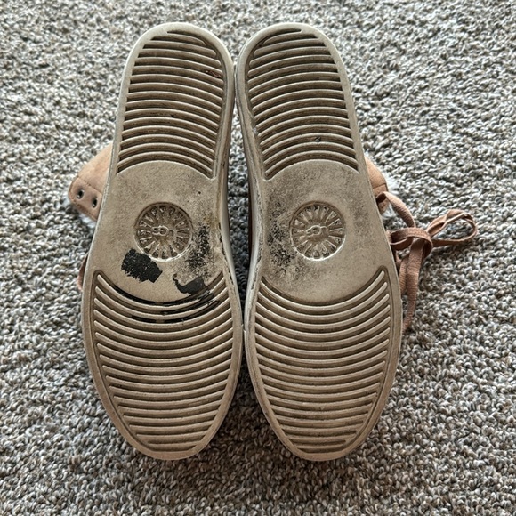 UGG Platform Sheepskin-Lined Sneakers Size 8.5 Women Tan - Picture 5 of 6